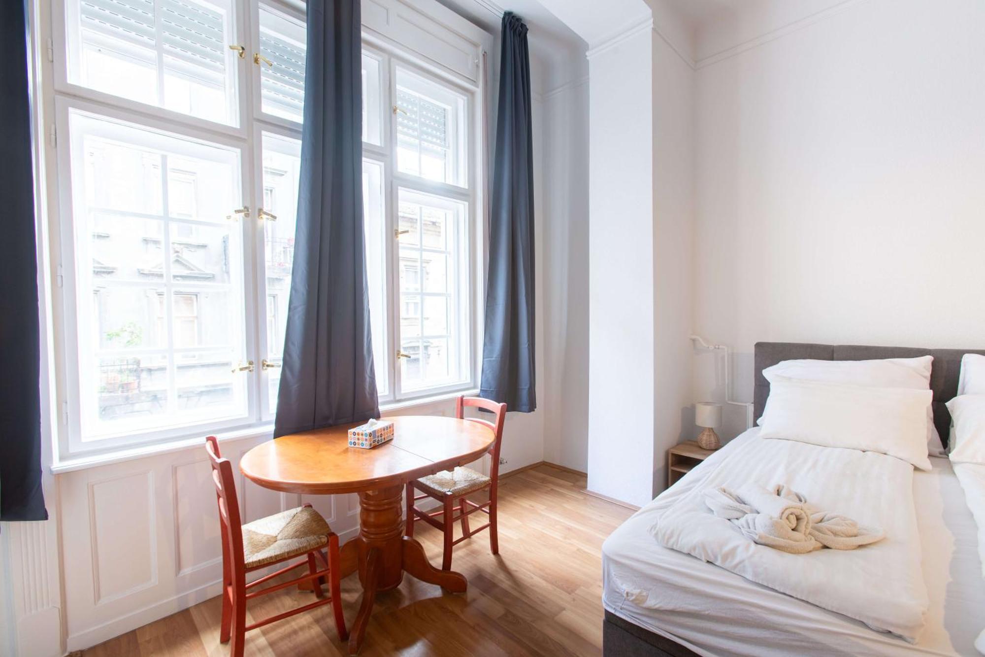 Violin Apartments Будапеща Екстериор снимка